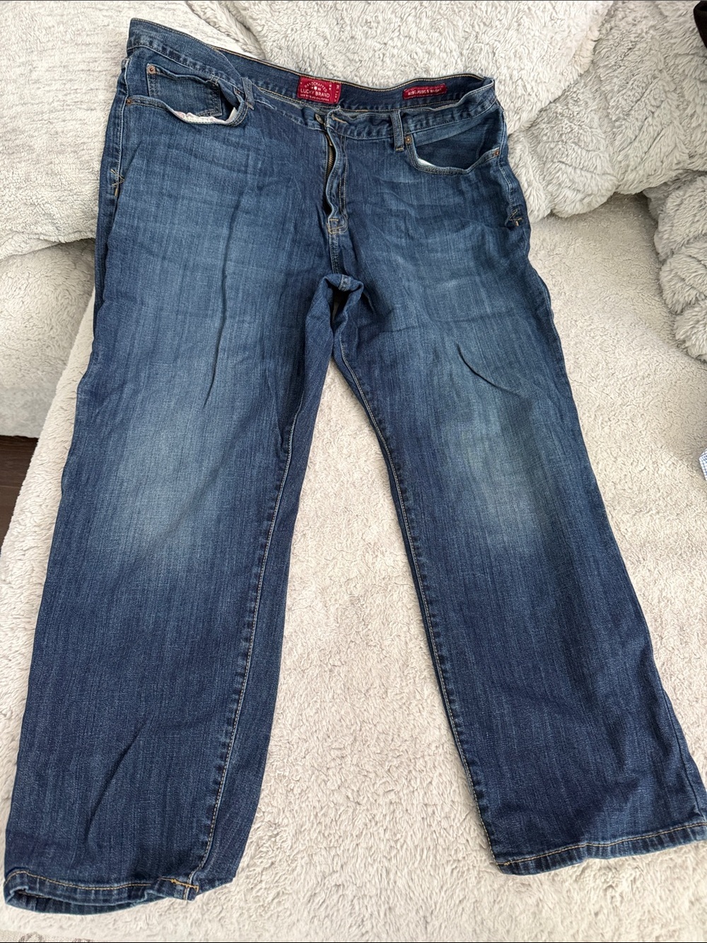 Lucky Brand Men's Distressed Blue Relaxed Jeans 42/30